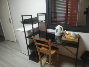 Chambre avec salle d'eau et toilette privées